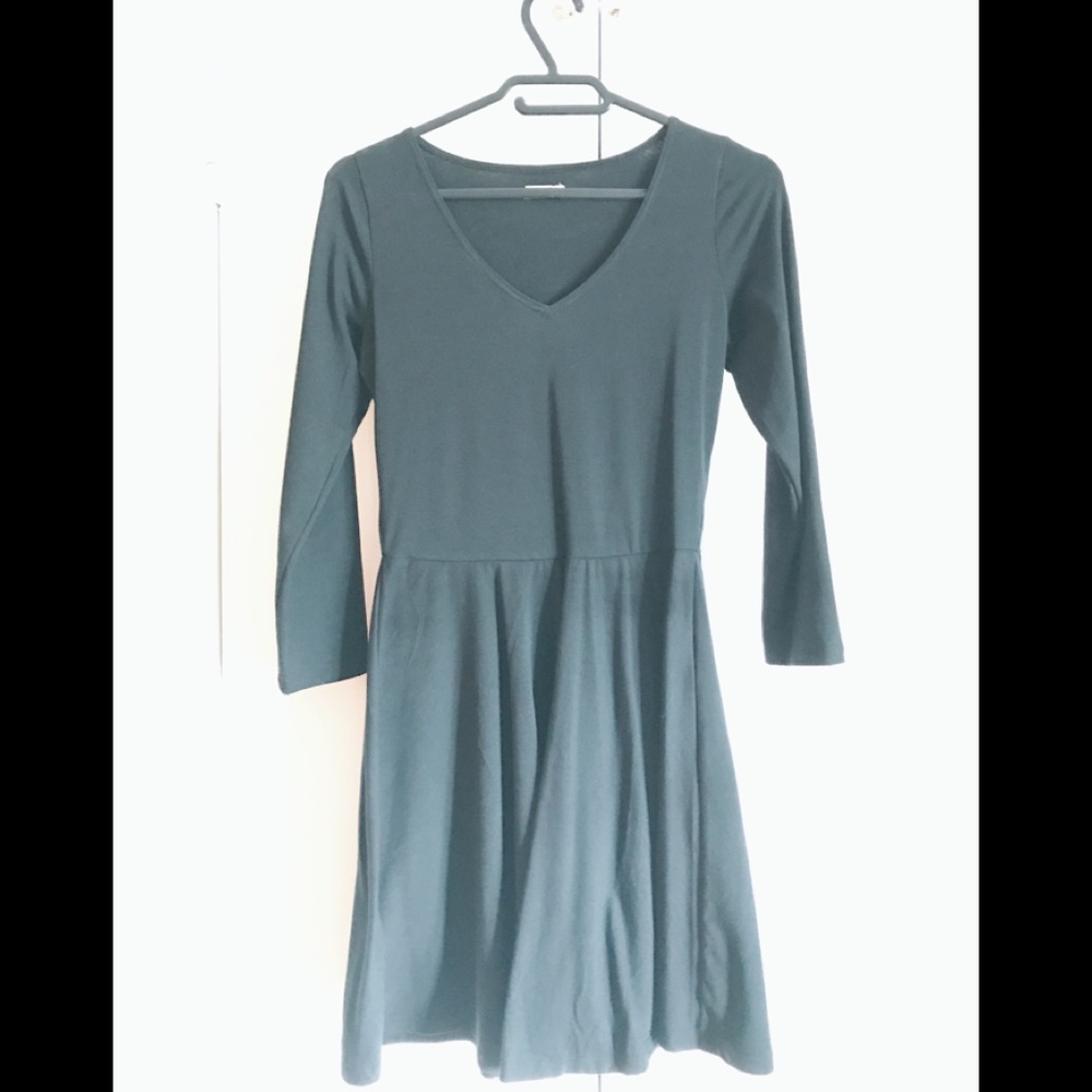 ⭐️4/$25 or 2/$15 Hollister Black Dress